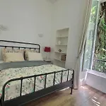 Artist Apartment In Le Marais